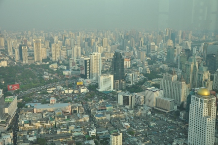 Bankoko Silom rajonas - finansu centras nusetas dangoraiziais